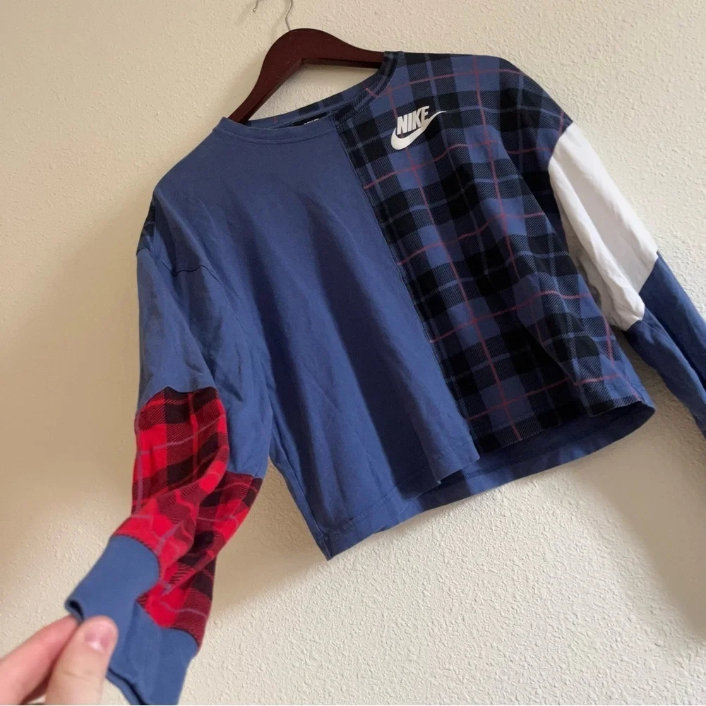 Women's NIKE Patchwork/Color Block Cropped Long Sleeve T Shirt Size XS
